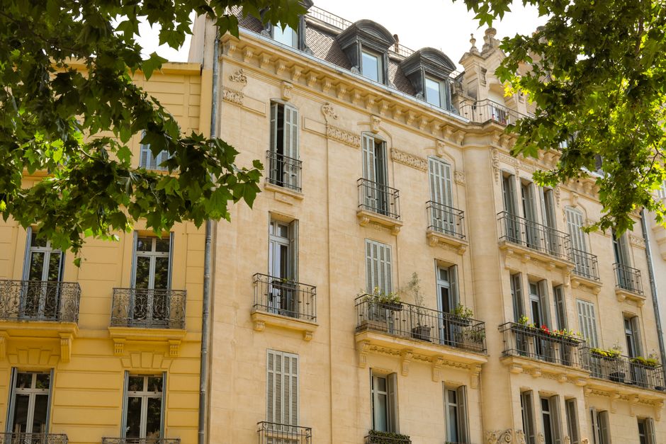 Location courte durée vs location classique à Paris : laquelle est vraiment plus rentable ?
